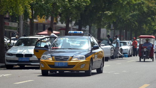 車輪上的堅(jiān)守 出租車司機(jī)的辛勞與擔(dān)當(dāng)